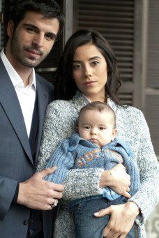 Sila y boran son padres en la serie turca Sila