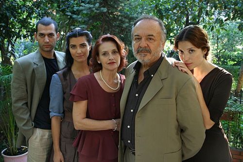 Personajes de la novela turca Asi en español